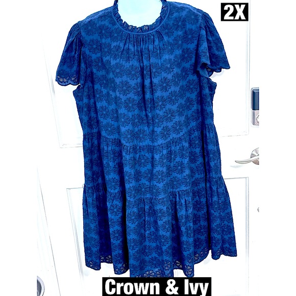 crown & ivy Dresses & Skirts - Crown & Ivy Navy Raised Floral Design Cap Sleeves 3 Tiers Dress Plus Sz 2 X